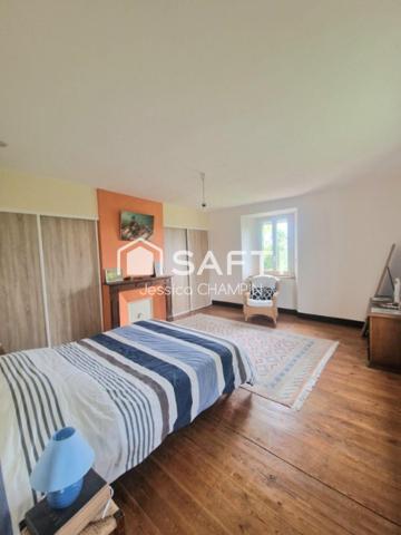 Charmant ensemble immobilier lumineux avec vue imprenable sur les Pyrénées, idéal pour un projet touristique ou personnel