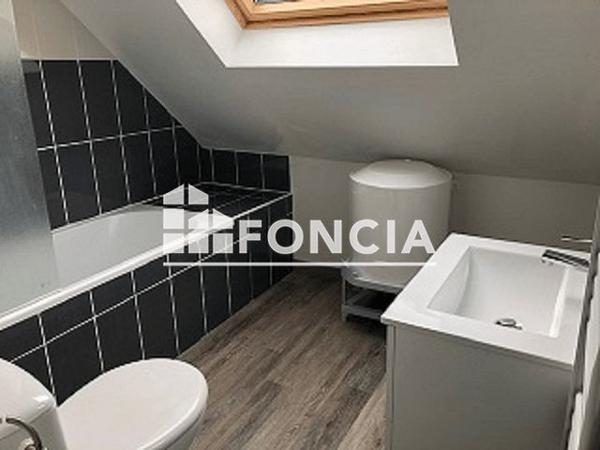 Location Studio 23.24 m² - 47 RUE LE DEAN QUIMPER Quimper 29000