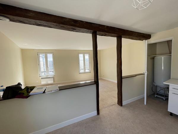 Appartement hyper centre ville de Provins  deux pieces / gare a pied