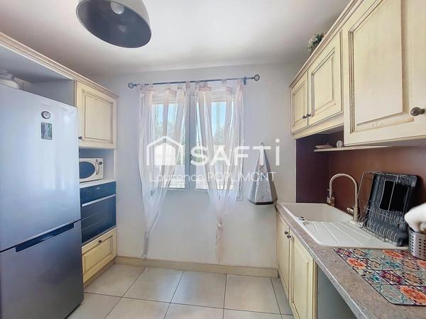 Maison de plain-pied , conformes aux normes PMR,  piscine, garage et atelier