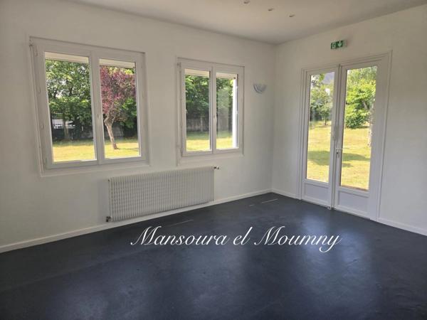 Propriété à vendre 20 pièces CHATEAU RENAULT (37)