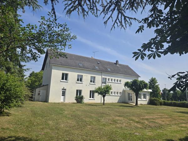 Propriété à vendre 20 pièces CHATEAU RENAULT (37)