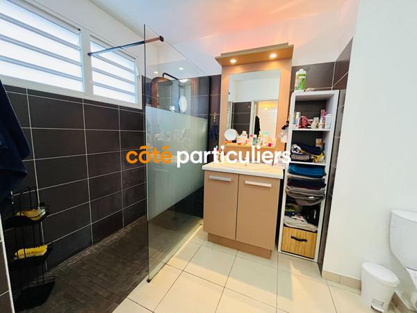 Location Appartement47 m² - 2 Pièces - SAINT GILLES LES HAUTS (97435)