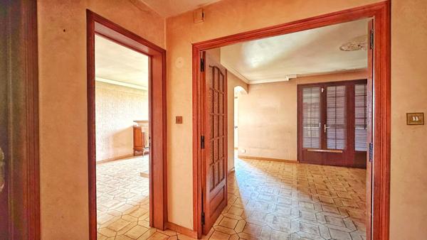 Maison Cebazat 8 pièce(s) 214 m² - garage, cave, jardin, 5 chambres