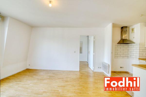 Appartement 2 pièces de 42 m² au dernier étage avec parking privé