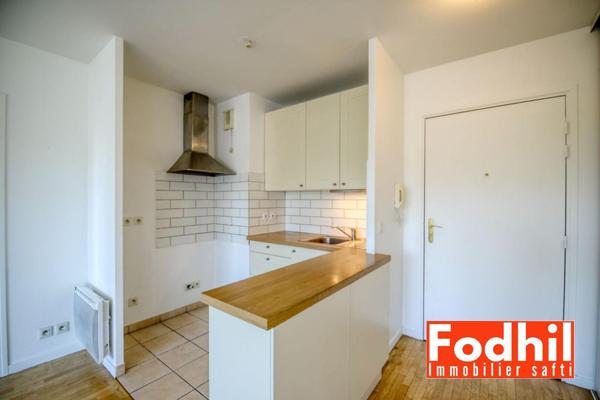 Appartement 2 pièces de 42 m² au dernier étage avec parking privé