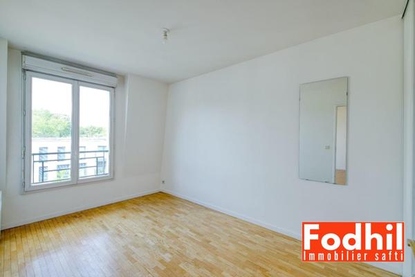 Appartement 2 pièces de 42 m² au dernier étage avec parking privé