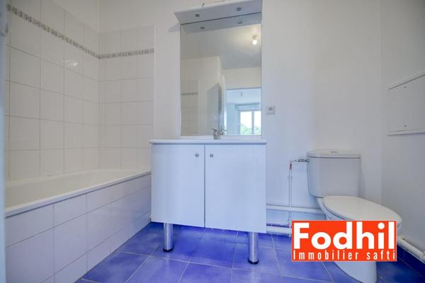 Appartement 2 pièces de 42 m² au dernier étage avec parking privé