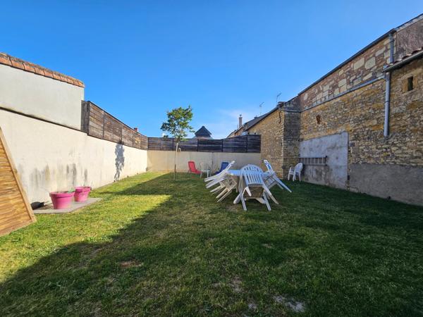Maison à Brion-près-Thouet, 79290 - 6 pièces 123m²