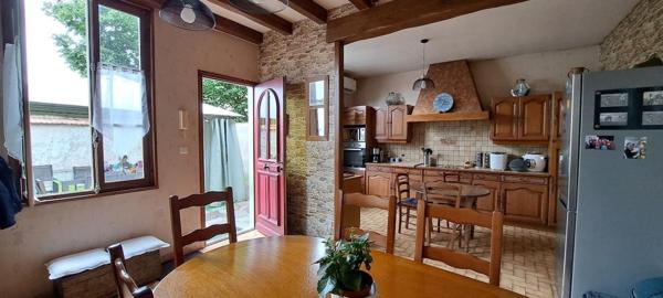 Maison de ville, 5 pièces avec atelier et cour