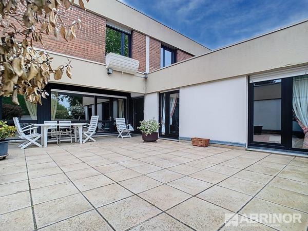 Appartement 4 pièces dans résidence sécurisée avec ascenseur, au pied des lacs VILLENEUVE D ASCQ