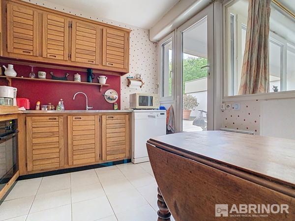 Appartement 4 pièces dans résidence sécurisée avec ascenseur, au pied des lacs VILLENEUVE D ASCQ