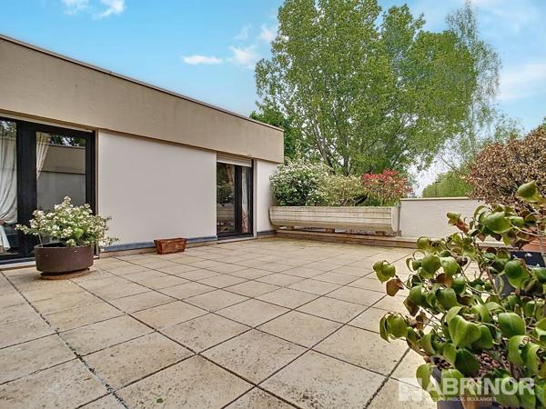 Appartement 4 pièces dans résidence sécurisée avec ascenseur, au pied des lacs VILLENEUVE D ASCQ