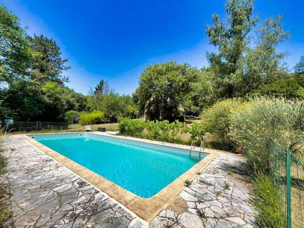 Maison ancienne - Sarlat-la-caneda Proche SARLAT- Ensemble en pierre avec maison principale , gîte, dépendances, et piscine sur 1H8 de terrain