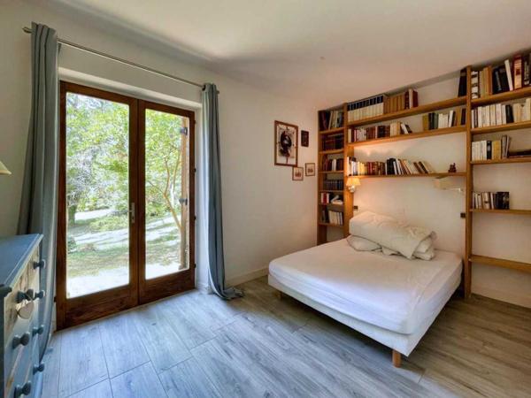 Maison ancienne - Sarlat-la-caneda Proche SARLAT- Ensemble en pierre avec maison principale , gîte, dépendances, et piscine sur 1H8 de terrain