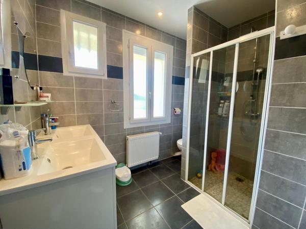 Maison 130 m² — Exposition sud, piscine & prestations haut de gamme