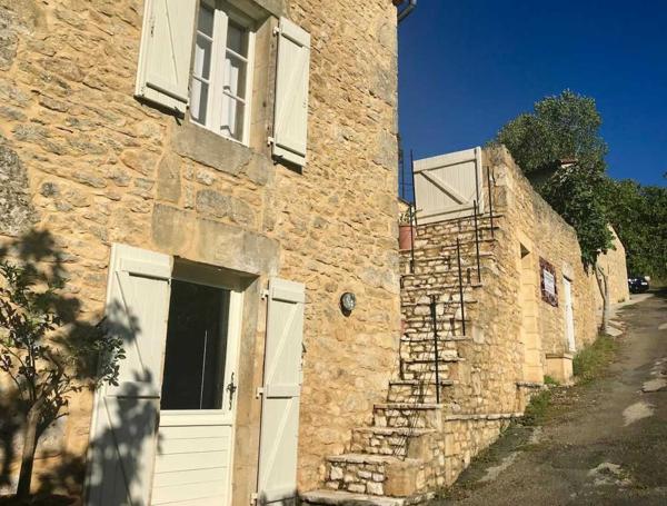 Gîtes chambres d'hôtes - Sarlat-la-caneda Charmant ensemble de trois maisons anciennes en pierre