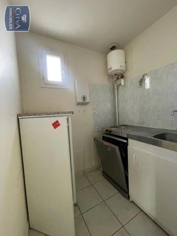 Local professionnel à vendre 64m²