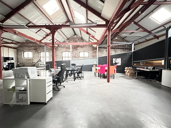 Local professionnel à vendre 251m²