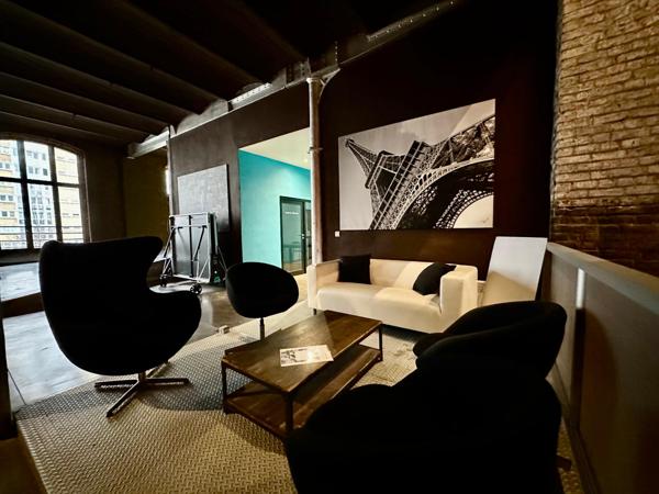 Local professionnel à vendre 251m²