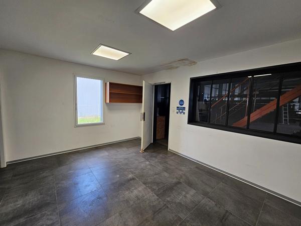 À VENDRE - SITE INDUSTRIEL PREMIUM DE 2 142 M² - UN OUTIL DE TRAVAIL PRÊT À L'EMPLOI !