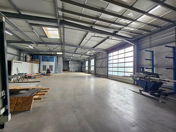 À VENDRE - SITE INDUSTRIEL PREMIUM DE 2 142 M² - UN OUTIL DE TRAVAIL PRÊT À L'EMPLOI !