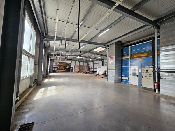 À VENDRE - SITE INDUSTRIEL PREMIUM DE 2 142 M² - UN OUTIL DE TRAVAIL PRÊT À L'EMPLOI !