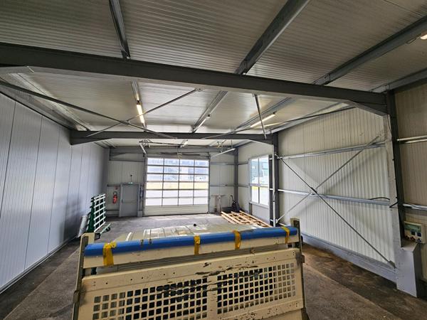 À VENDRE - SITE INDUSTRIEL PREMIUM DE 2 142 M² - UN OUTIL DE TRAVAIL PRÊT À L'EMPLOI !