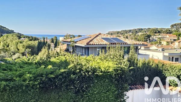 Maison à vendre 6 pièces 150 m² Sanary-sur-Mer