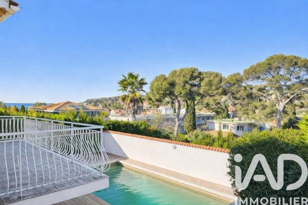 Maison à vendre 6 pièces 150 m² Sanary-sur-Mer