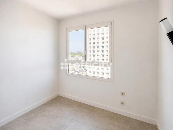 Appartement
         3 pièces
        - 51 m² 365 000 € *