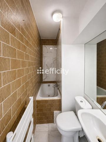 Appartement
         3 pièces
        - 51 m² 365 000 € *