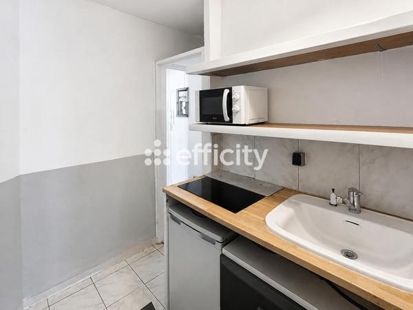 Appartement
         3 pièces
        - 51 m² 365 000 € *