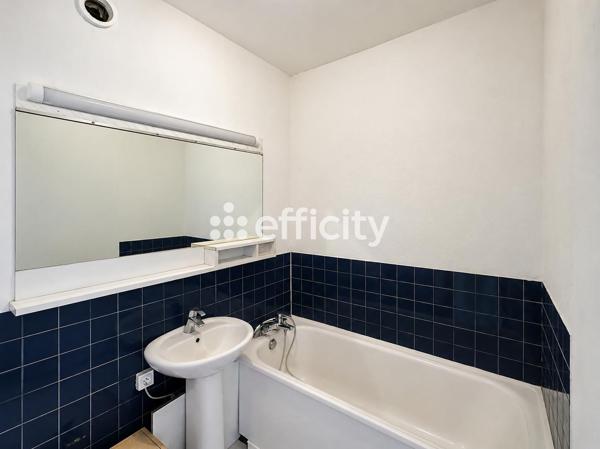 Appartement
         3 pièces
        - 51 m² 365 000 € *