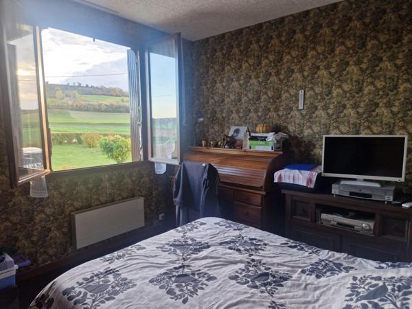 Belle maison avec sous-sol et terrain