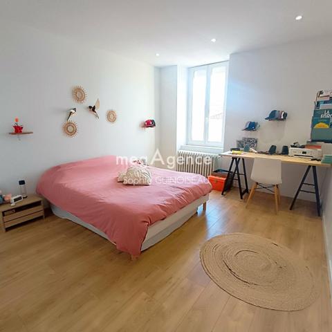 Maison à SAINT-LÉGER-SOUS-CHOLET, 49280 - 7 pièces 170m²