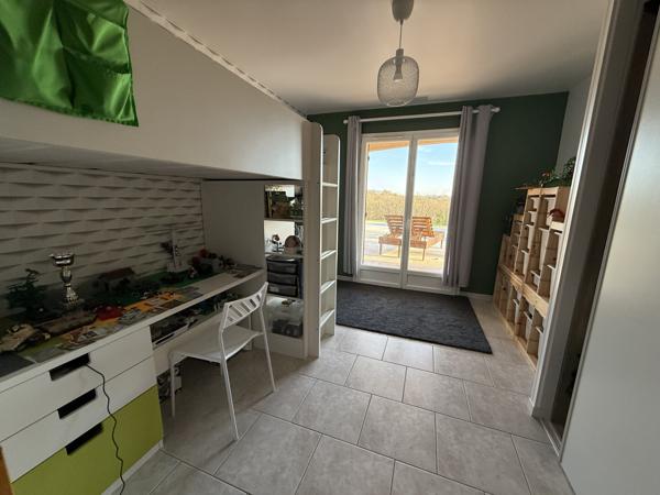 Agen (47000) MAISON 220 M2 AVEC DOUBLE GARAGE PISCINE ET TERRAIN DE 4990 M2