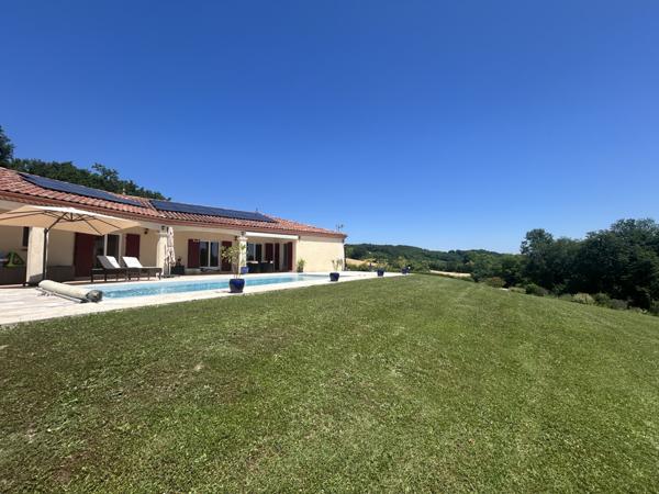 Agen (47000) MAISON 220 M2 AVEC DOUBLE GARAGE PISCINE ET TERRAIN DE 4990 M2