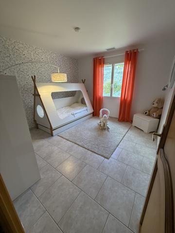 Agen (47000) MAISON 220 M2 AVEC DOUBLE GARAGE PISCINE ET TERRAIN DE 4990 M2