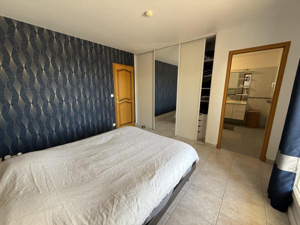 Agen (47000) MAISON 220 M2 AVEC DOUBLE GARAGE PISCINE ET TERRAIN DE 4990 M2