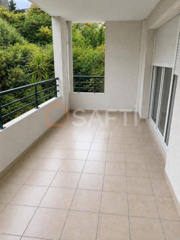 T3 avec terrasse et Double Box