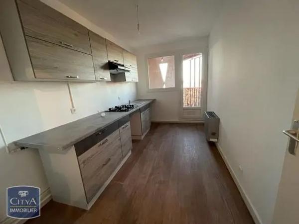 Appartement à louer 3 pièces 68.9m² Istres (13800)