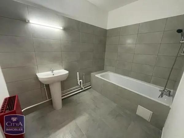 Appartement à louer 3 pièces 68.9m² Istres (13800)