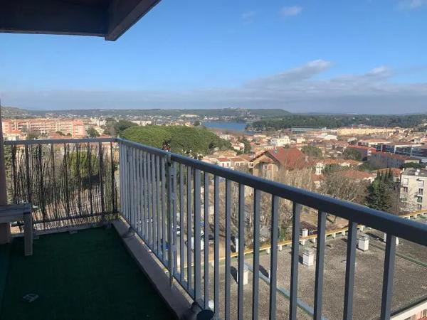 Appartement à louer 3 pièces 68.9m² Istres (13800)