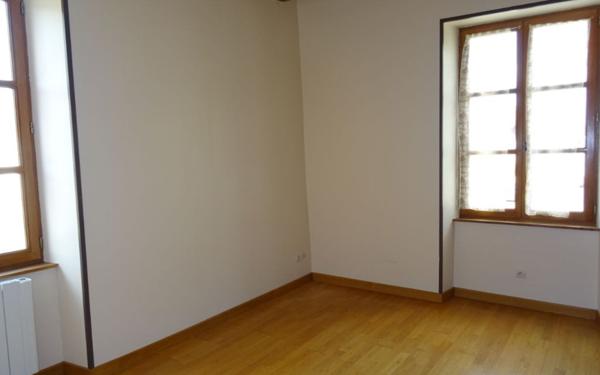 Maison à louer    4 pièces •  Saint-Hilaire-sur-Erre