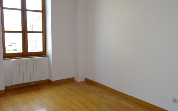 Maison à louer    4 pièces •  Saint-Hilaire-sur-Erre