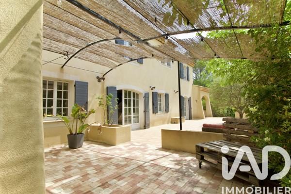 Maison à vendre 7 pièces 213 m² Pélissanne