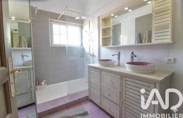 Maison à vendre 7 pièces 213 m² Pélissanne