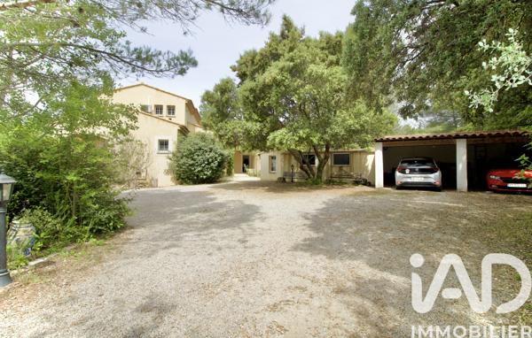 Maison à vendre 7 pièces 213 m² Pélissanne