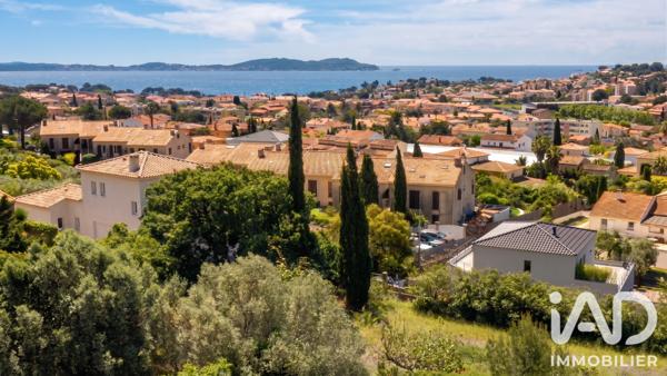 Maison à vendre 5 pièces 236,85 m² Carqueiranne
